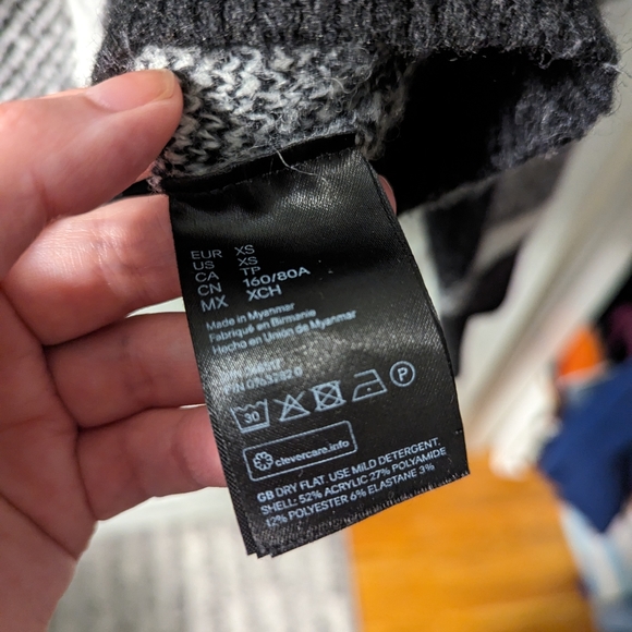 H&M Gingham Grey & Black Pullover | Size XS - Picture 9 of 10